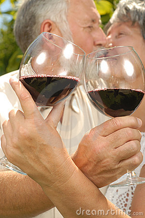 seniorcouple_toasts.jpg